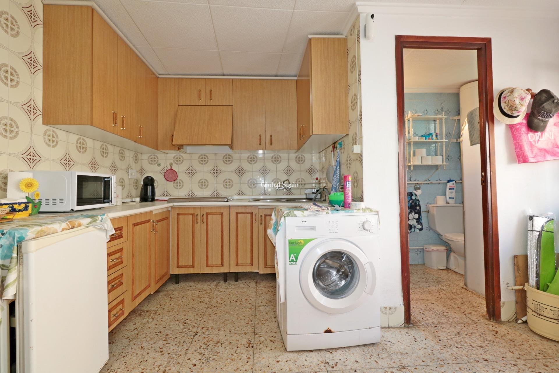 Wederverkoop - APPARTEMENT -
TORREVIEJA - La Mata pueblo