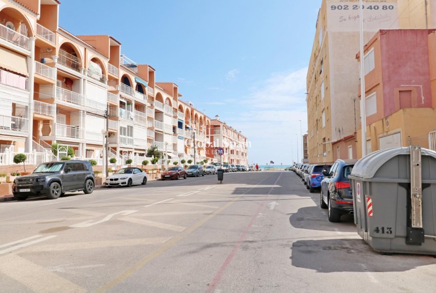 Wederverkoop - APPARTEMENT -
TORREVIEJA - La Mata pueblo