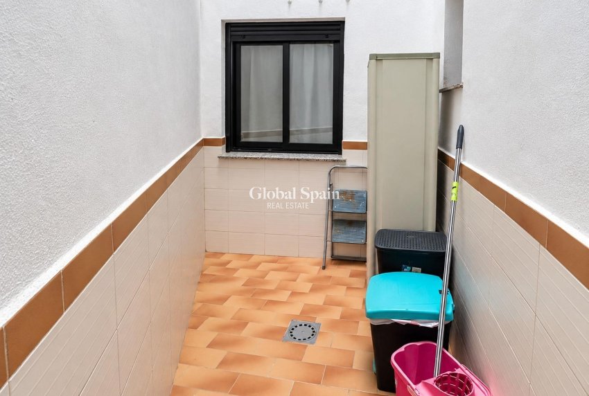 Wederverkoop - APPARTEMENT -
TORREVIEJA - La Mata pueblo