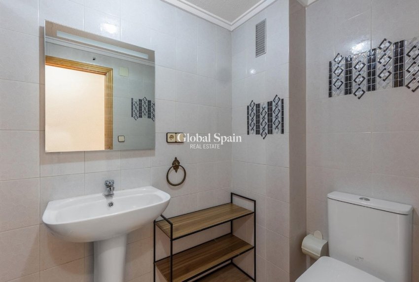 Wederverkoop - Appartement -
TORREVIEJA - La Mata