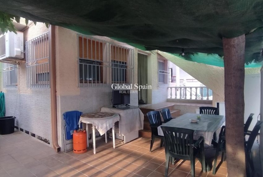 Wederverkoop - APPARTEMENT -
TORREVIEJA - La Mata