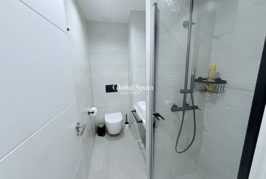 Wederverkoop - APPARTEMENT -
TORREVIEJA - La Mata