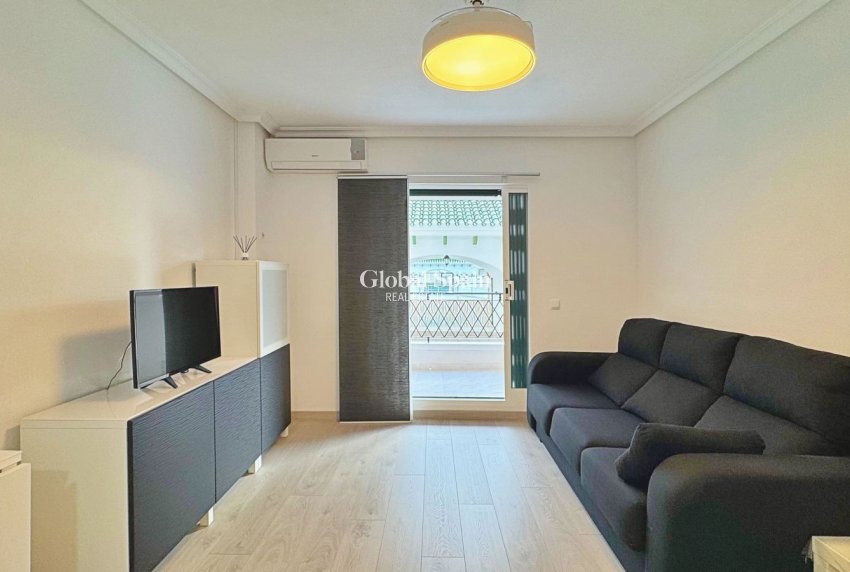Wederverkoop - APPARTEMENT -
TORREVIEJA - La Mata
