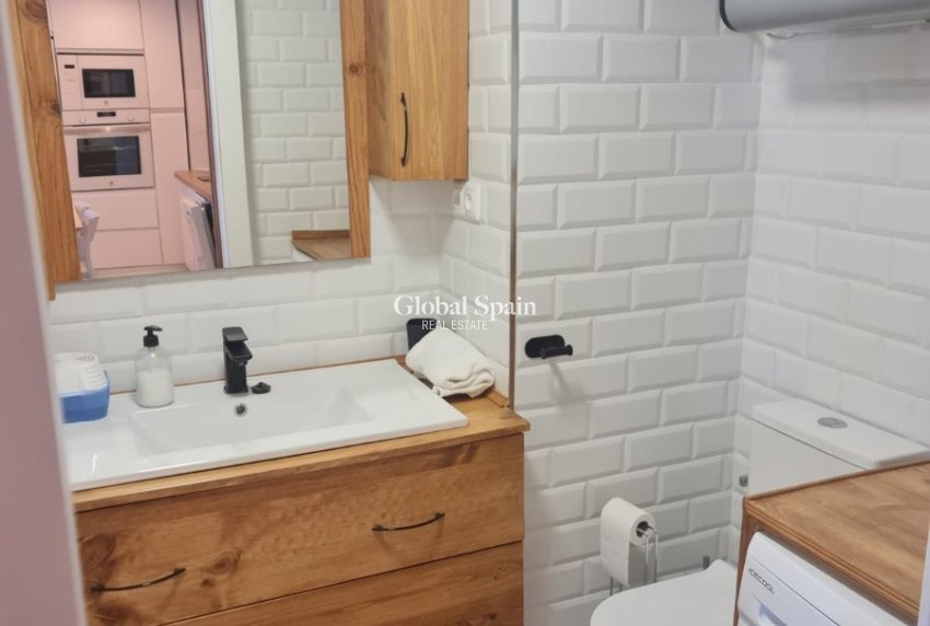 Wederverkoop - APPARTEMENT -
TORREVIEJA - La Mata