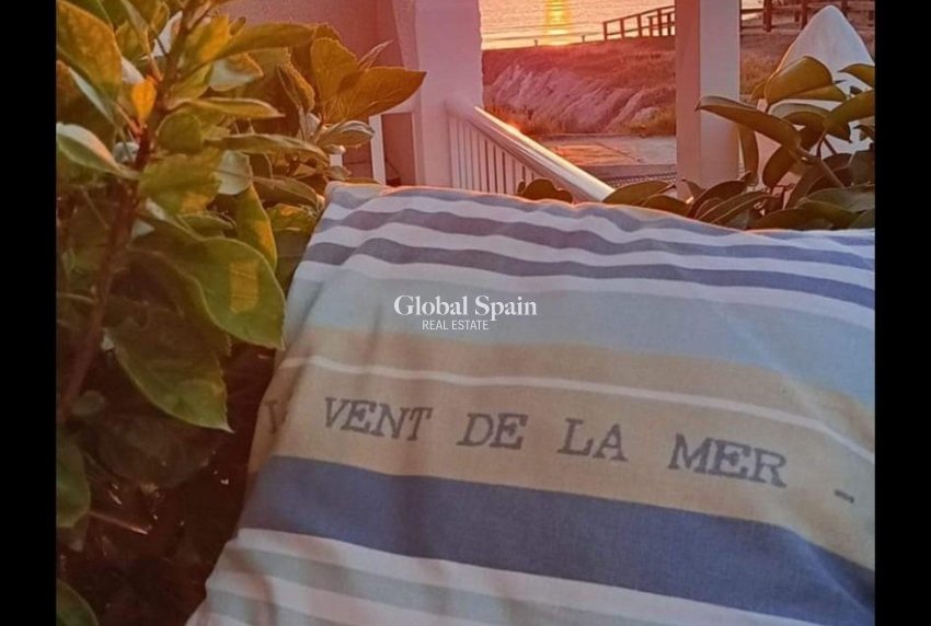 Wederverkoop - APPARTEMENT -
TORREVIEJA - La Mata