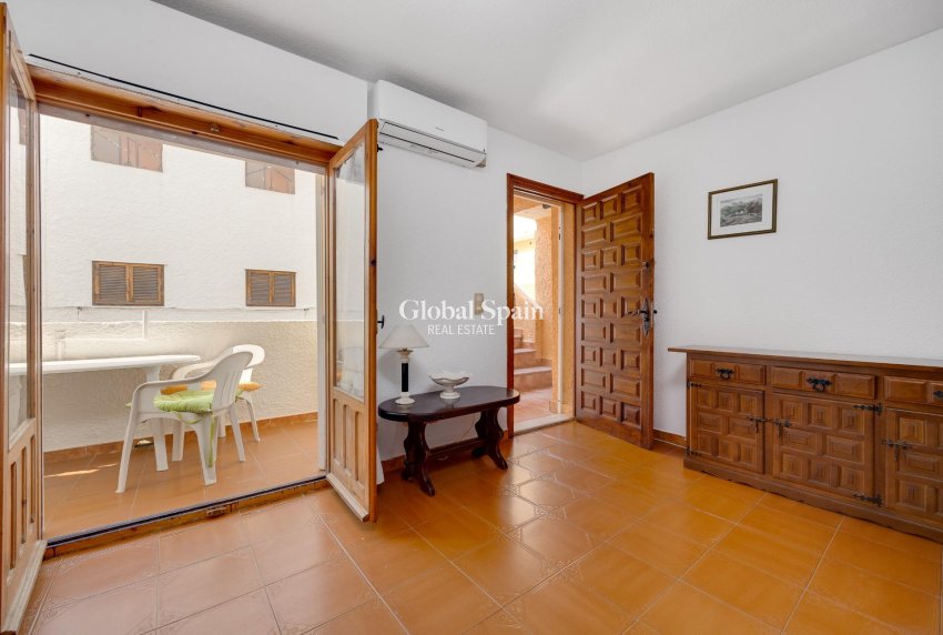 Wederverkoop - APPARTEMENT -
TORREVIEJA - La Mata