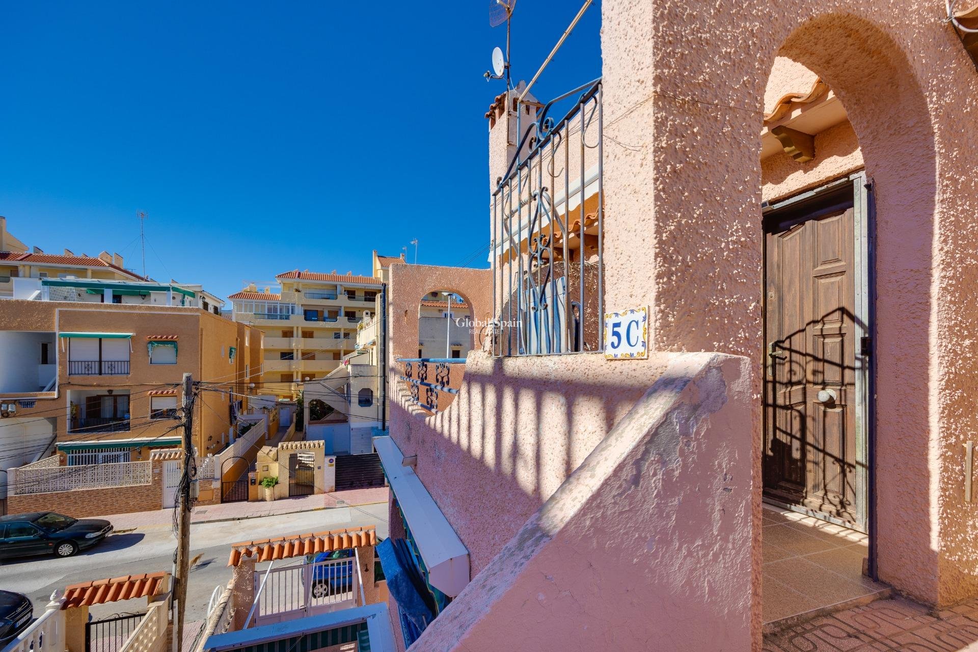 Wederverkoop - APPARTEMENT -
TORREVIEJA - La Mata