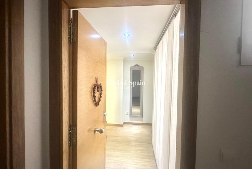 Wederverkoop - APPARTEMENT -
TORREVIEJA - La Mata