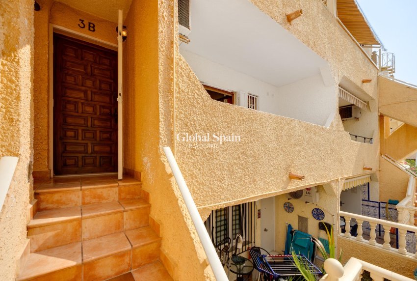 Wederverkoop - APPARTEMENT -
TORREVIEJA - La Mata