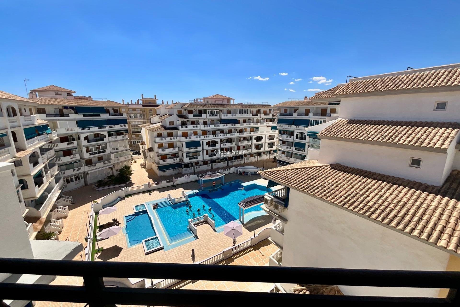 Wederverkoop - APPARTEMENT -
TORREVIEJA - La Mata
