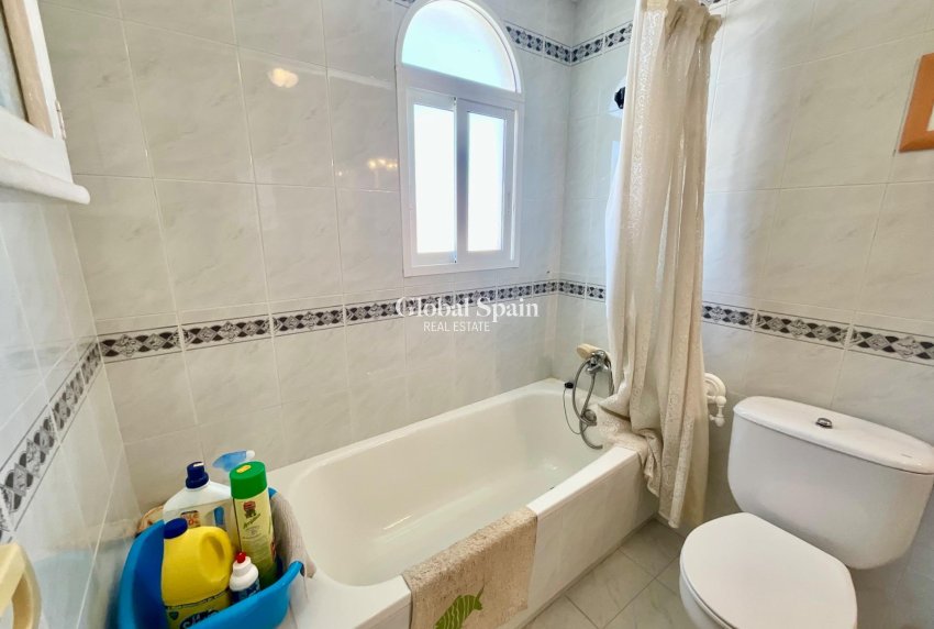 Wederverkoop - APPARTEMENT -
TORREVIEJA - La Mata