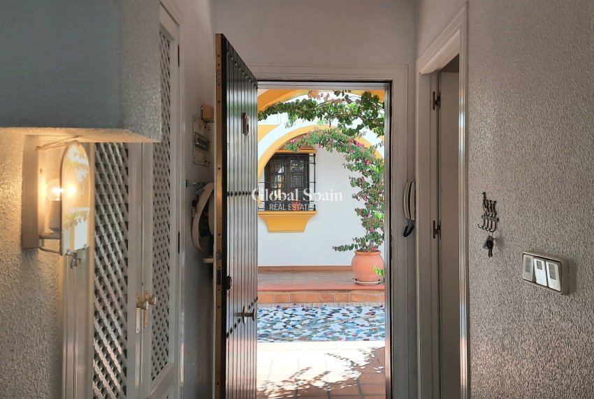 Wederverkoop - APPARTEMENT -
TORREVIEJA - La Mata