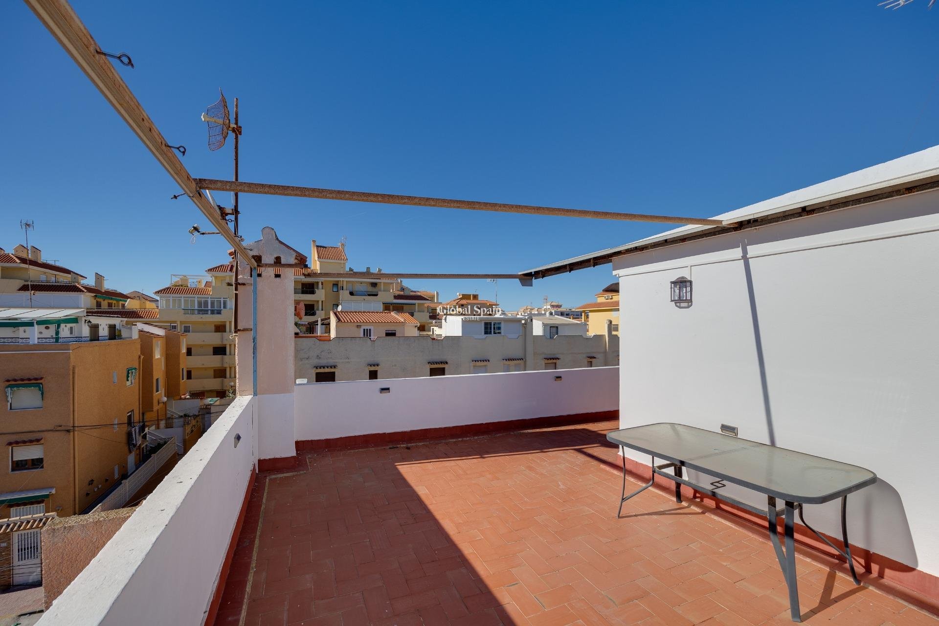 Wederverkoop - APPARTEMENT -
TORREVIEJA - La Mata
