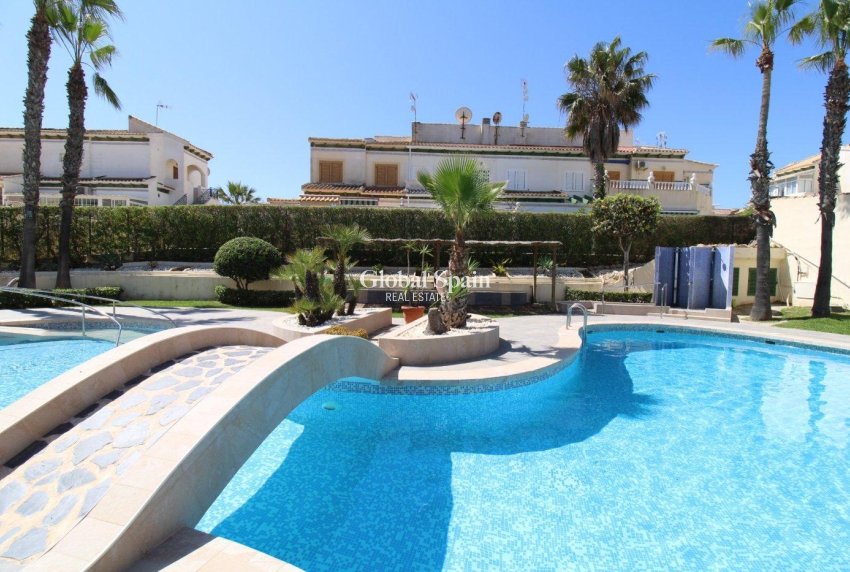 Wederverkoop - APPARTEMENT -
TORREVIEJA - La Mata