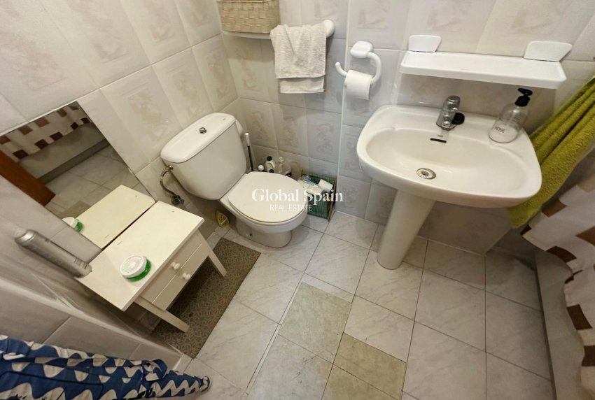 Wederverkoop - APPARTEMENT -
TORREVIEJA - La Mata