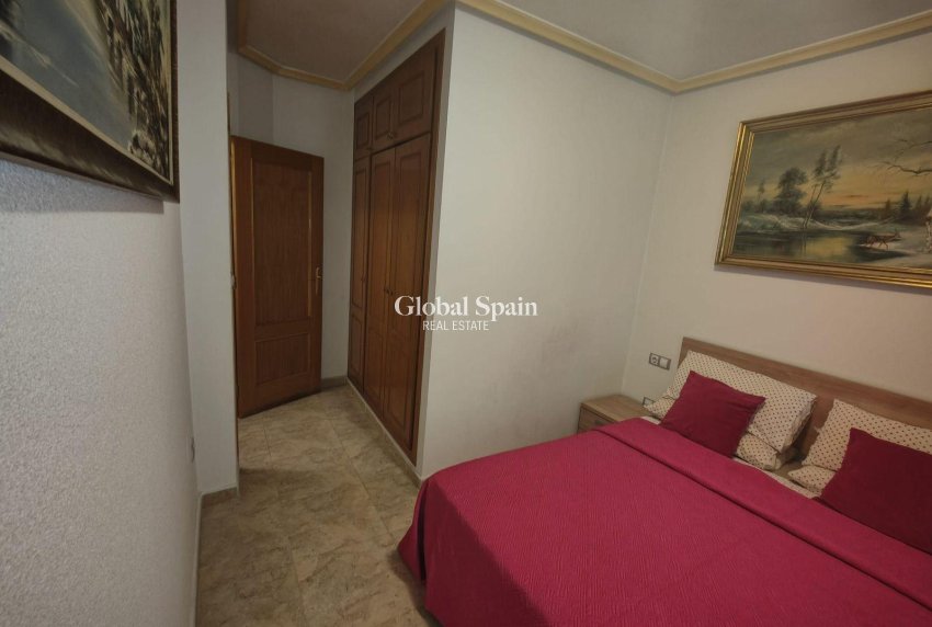 Wederverkoop - APPARTEMENT -
TORREVIEJA - La Mata