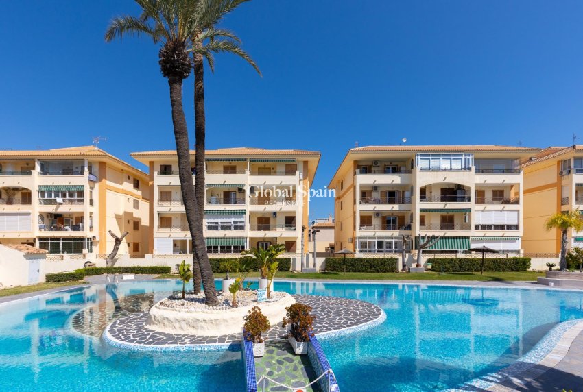 Wederverkoop - APPARTEMENT -
TORREVIEJA - La Mata