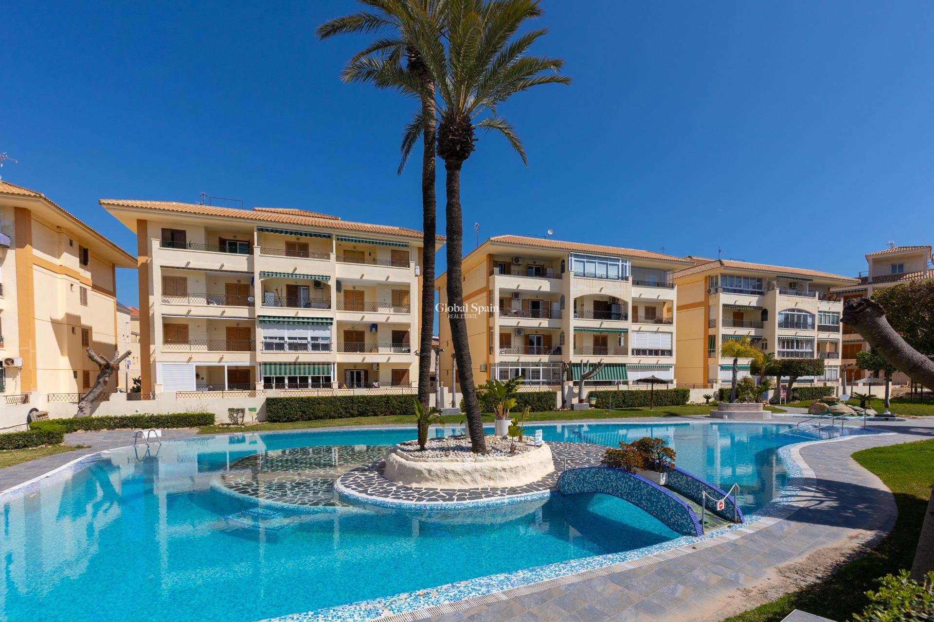 Wederverkoop - APPARTEMENT -
TORREVIEJA - La Mata