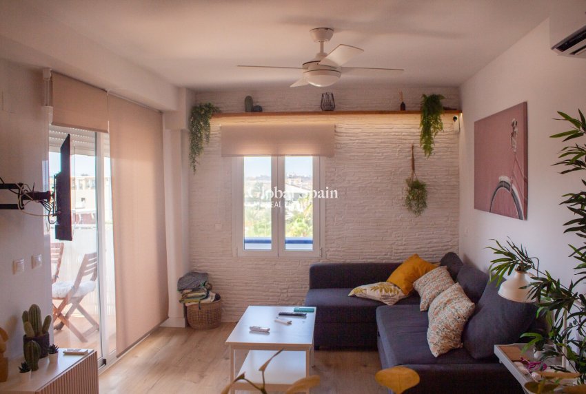 Wederverkoop - APPARTEMENT -
TORREVIEJA - La Mata