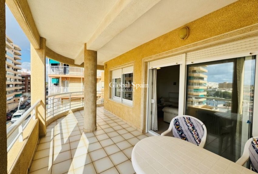 Wederverkoop - APPARTEMENT -
TORREVIEJA - La Mata