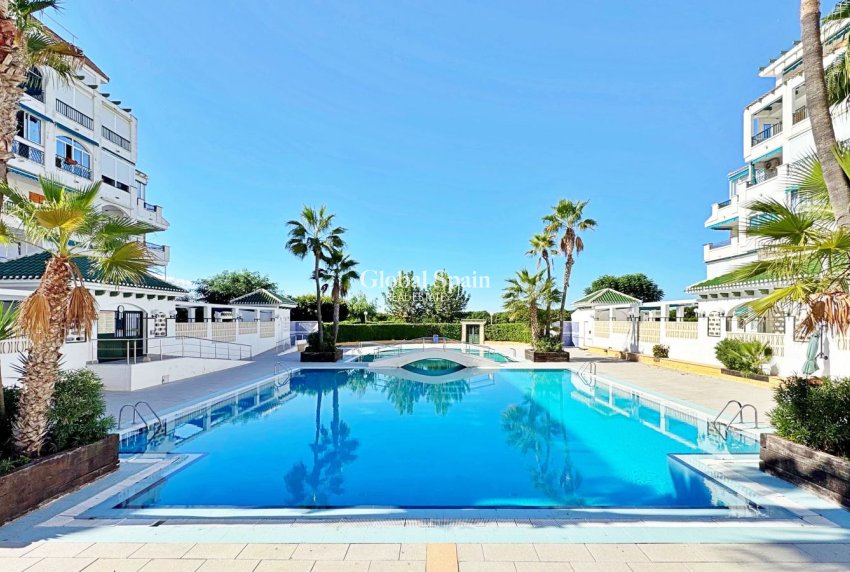 Wederverkoop - APPARTEMENT -
TORREVIEJA - La Mata