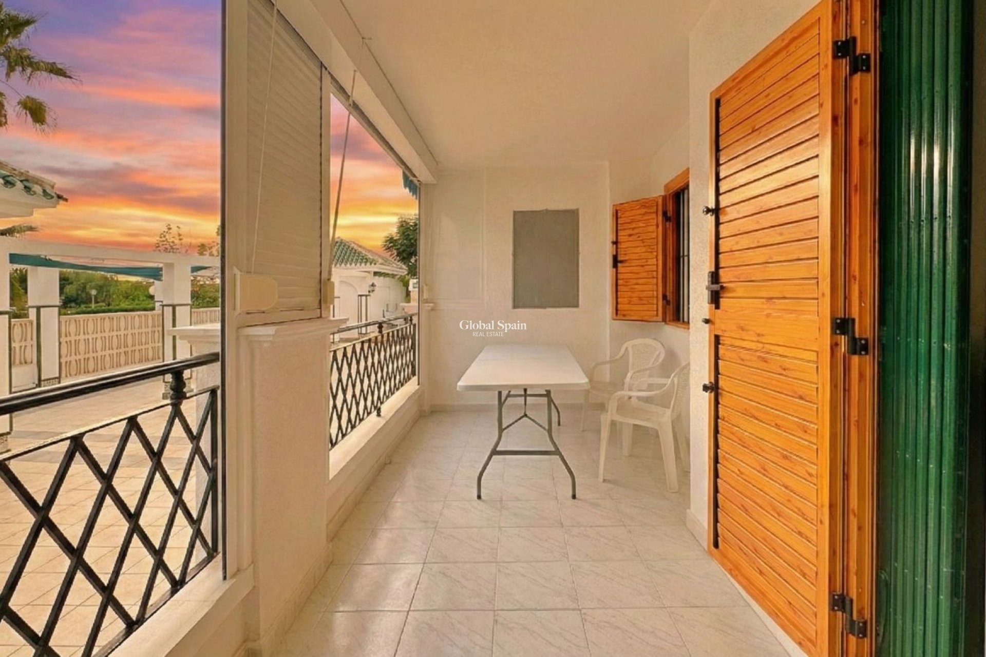 Wederverkoop - APPARTEMENT -
TORREVIEJA - La Mata