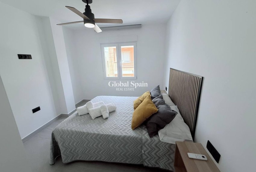 Wederverkoop - APPARTEMENT -
TORREVIEJA - La Mata