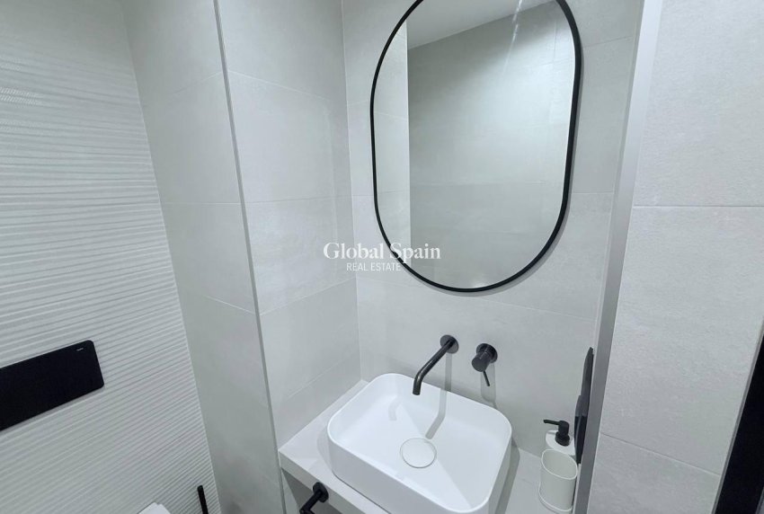 Wederverkoop - APPARTEMENT -
TORREVIEJA - La Mata