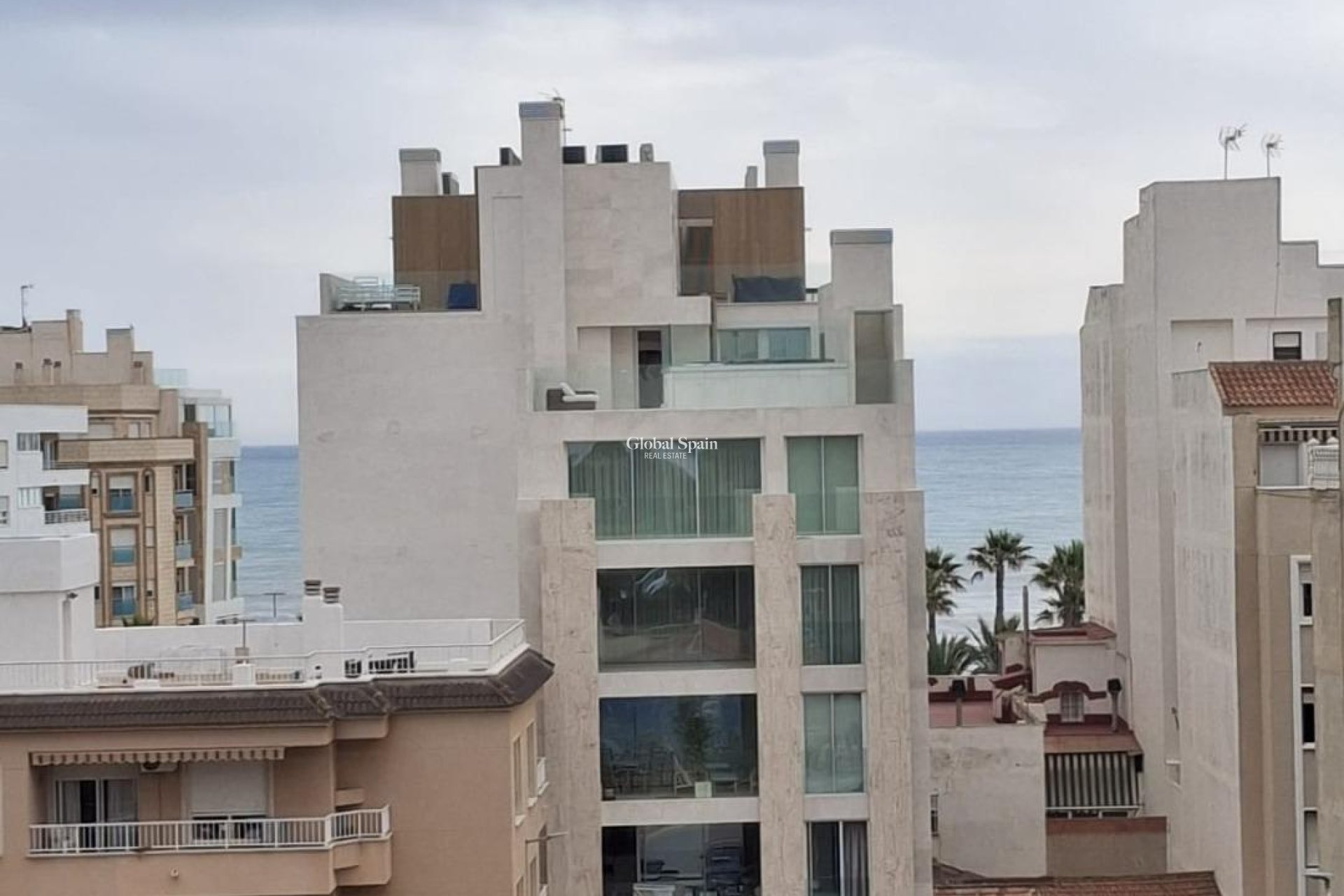 Wederverkoop - APPARTEMENT -
TORREVIEJA - La Mata