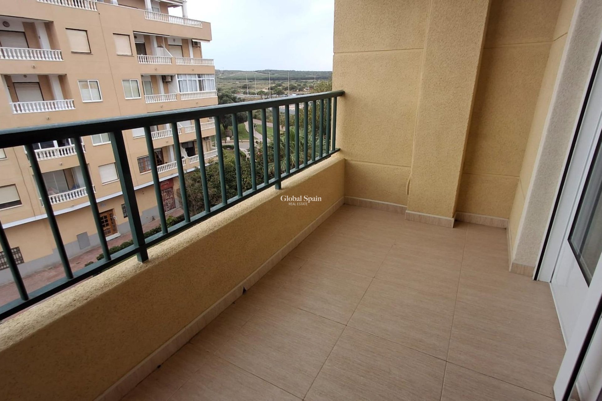 Wederverkoop - APPARTEMENT -
TORREVIEJA - La Mata