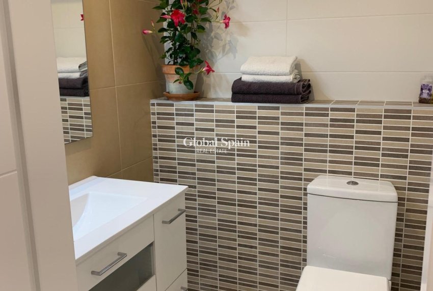 Wederverkoop - APPARTEMENT -
TORREVIEJA - La Mata