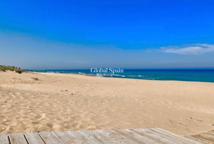 Wederverkoop - APPARTEMENT -
TORREVIEJA - La Mata