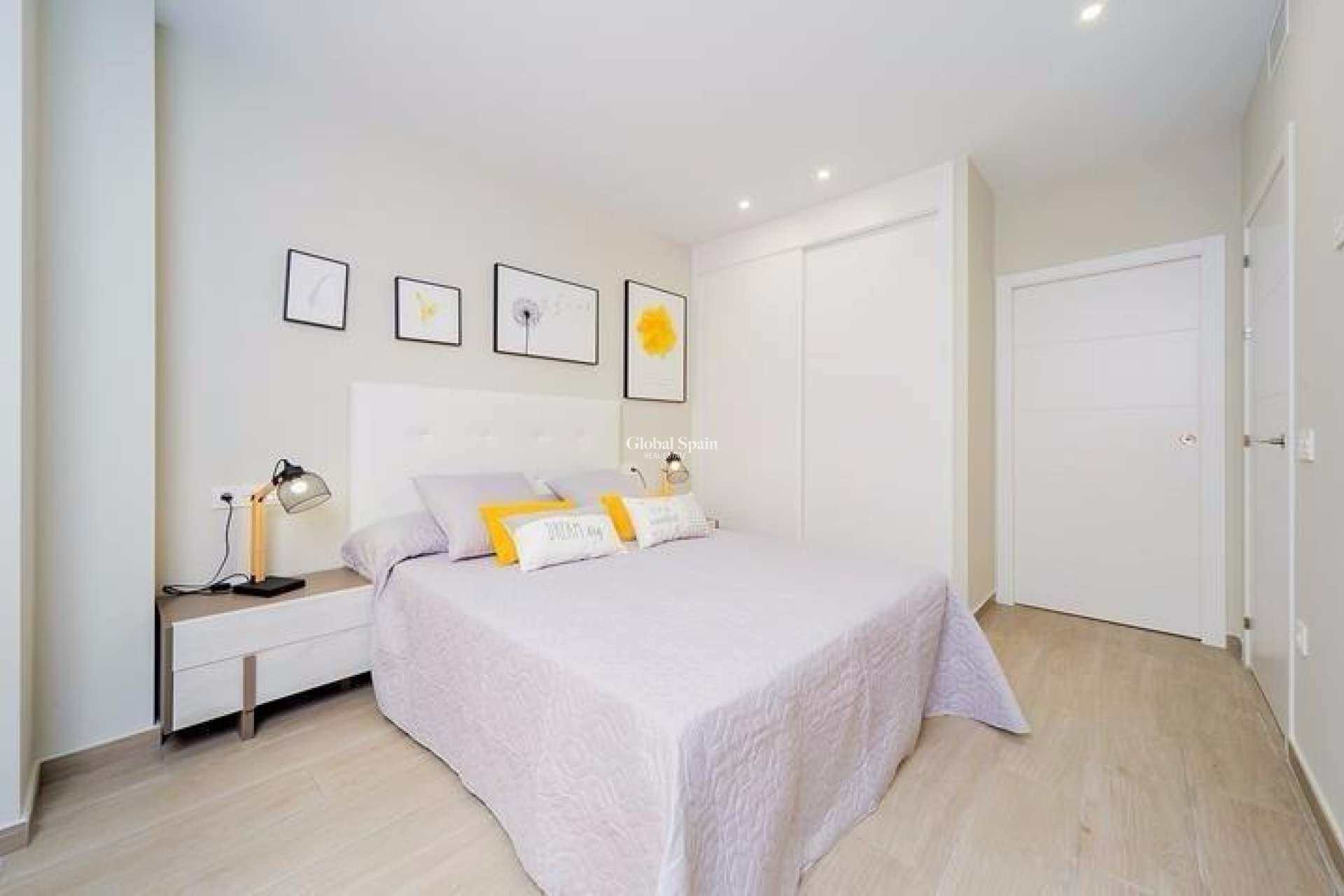 Wederverkoop - APPARTEMENT -
TORREVIEJA - La Mata