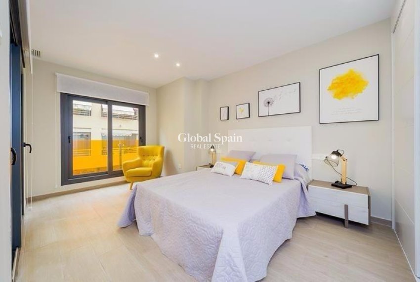 Wederverkoop - APPARTEMENT -
TORREVIEJA - La Mata