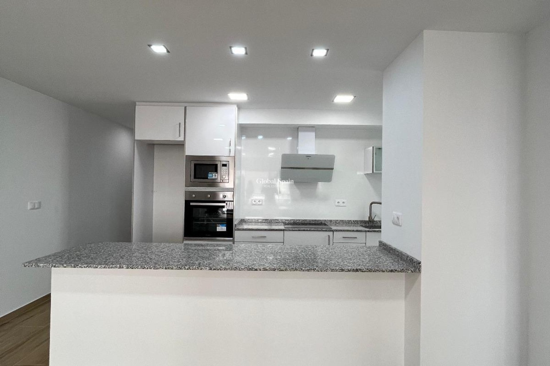 Wederverkoop - APPARTEMENT -
TORREVIEJA - La Mata