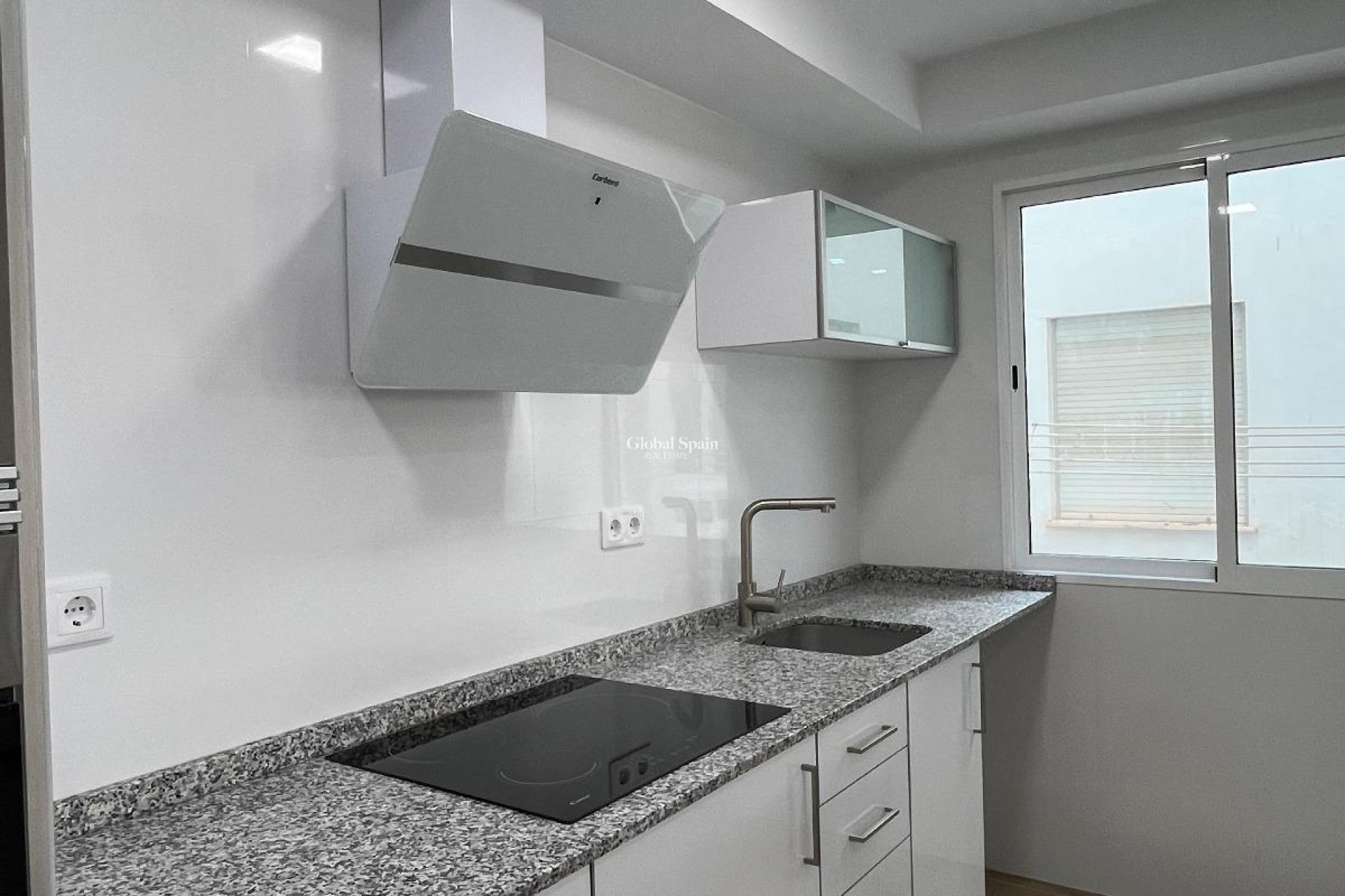 Wederverkoop - APPARTEMENT -
TORREVIEJA - La Mata