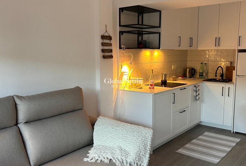 Wederverkoop - APPARTEMENT -
TORREVIEJA - La Mata