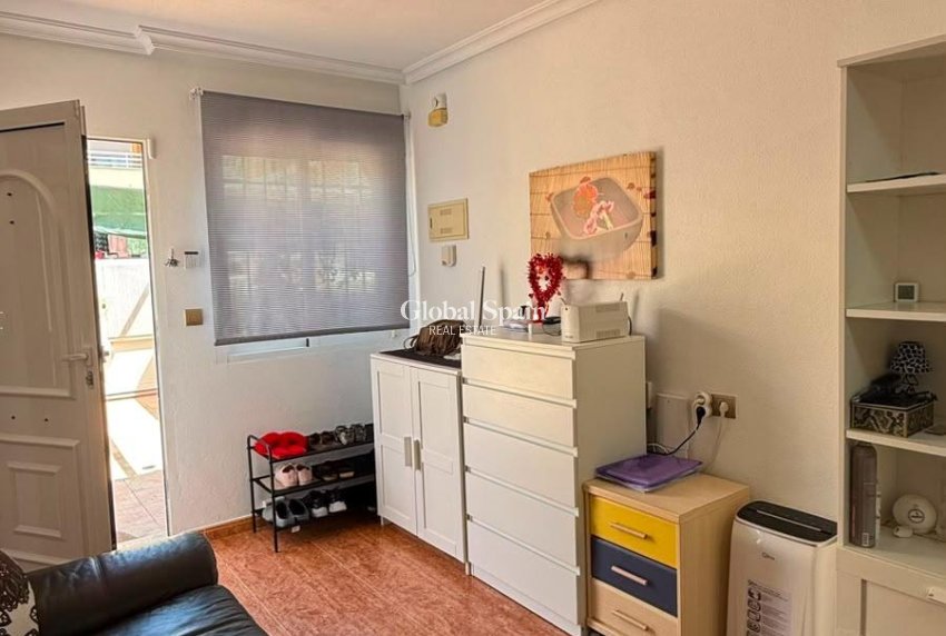 Wederverkoop - APPARTEMENT -
TORREVIEJA - La Mata