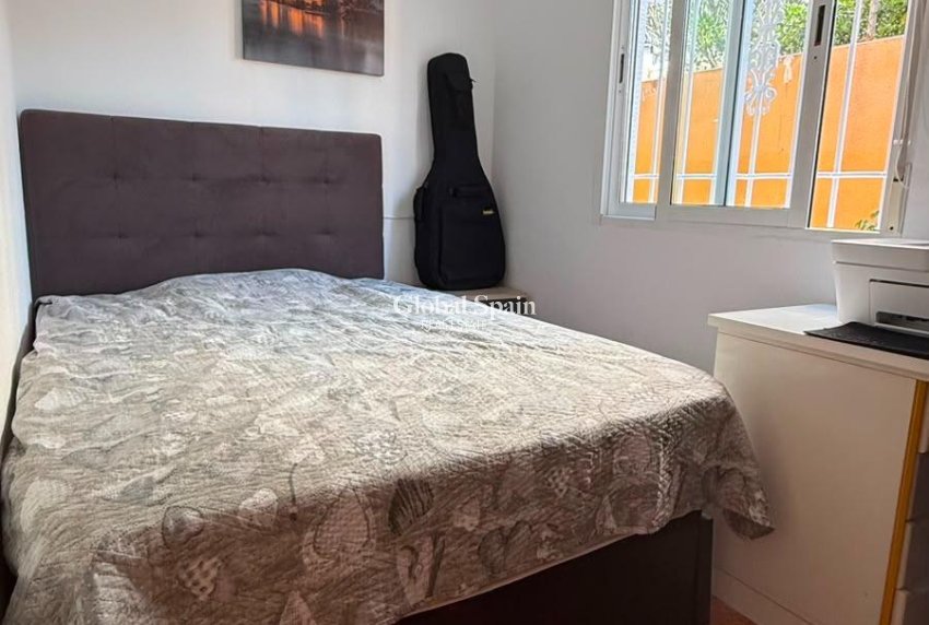 Wederverkoop - APPARTEMENT -
TORREVIEJA - La Mata