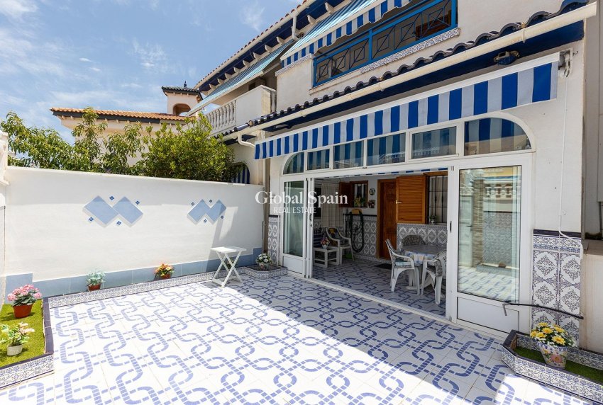 Wederverkoop - APPARTEMENT -
TORREVIEJA - La Mata