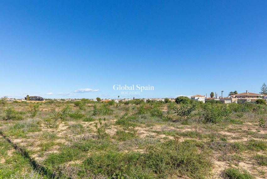 Wederverkoop - APPARTEMENT -
TORREVIEJA - La Siesta - El Salado - Torreta