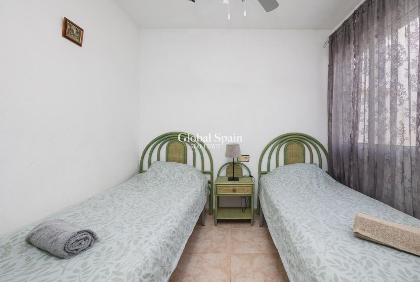 Wederverkoop - APPARTEMENT -
TORREVIEJA - La Siesta - El Salado - Torreta