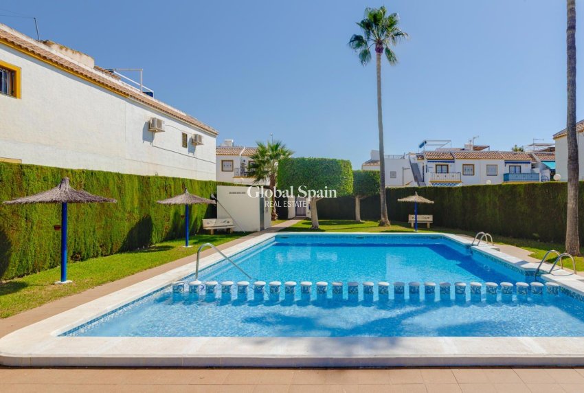 Wederverkoop - APPARTEMENT -
TORREVIEJA - La Siesta - El Salado - Torreta