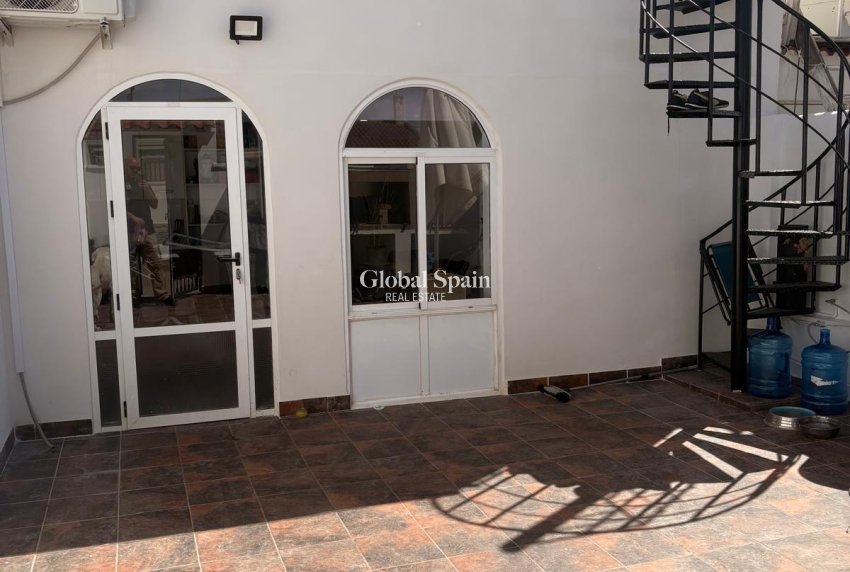 Wederverkoop - APPARTEMENT -
TORREVIEJA - La Siesta - El Salado - Torreta