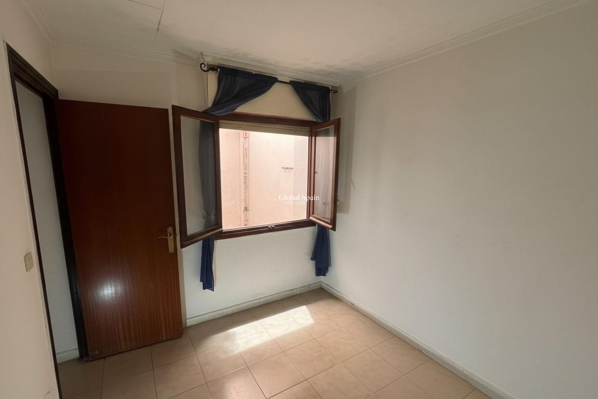 Wederverkoop - APPARTEMENT -
TORREVIEJA - La Siesta - El Salado - Torreta