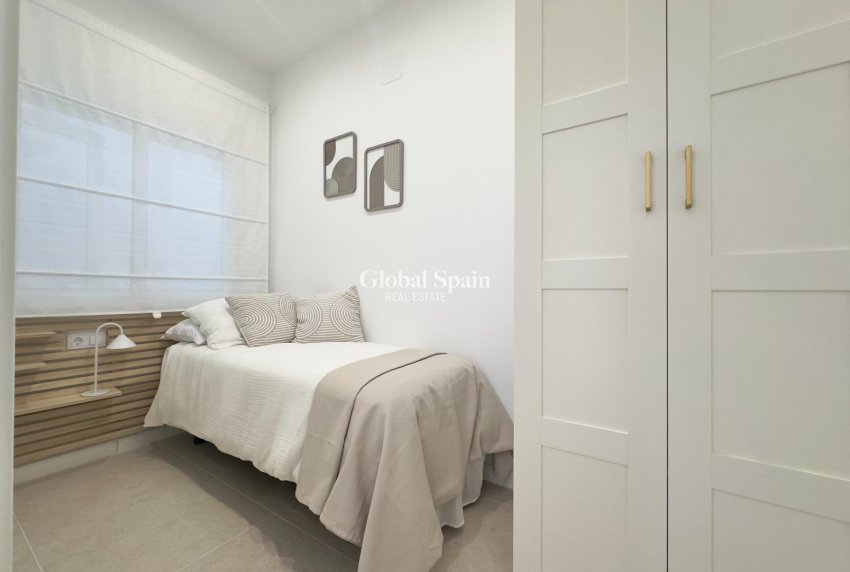 Wederverkoop - APPARTEMENT -
TORREVIEJA - La Siesta - El Salado - Torreta