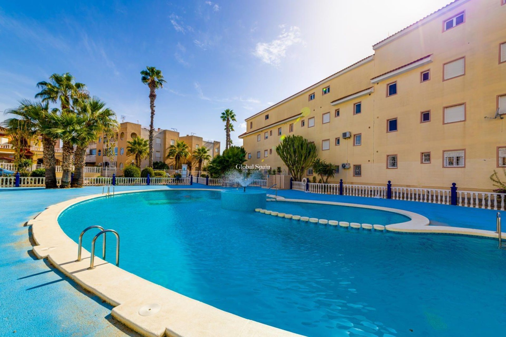 Wederverkoop - APPARTEMENT -
TORREVIEJA - La Siesta - El Salado - Torreta