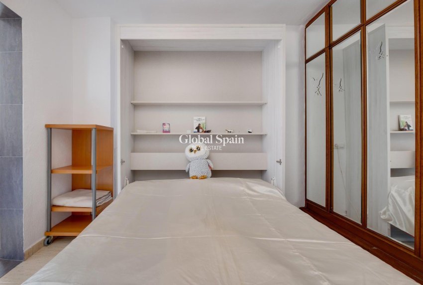 Wederverkoop - APPARTEMENT -
TORREVIEJA - La Siesta - El Salado - Torreta