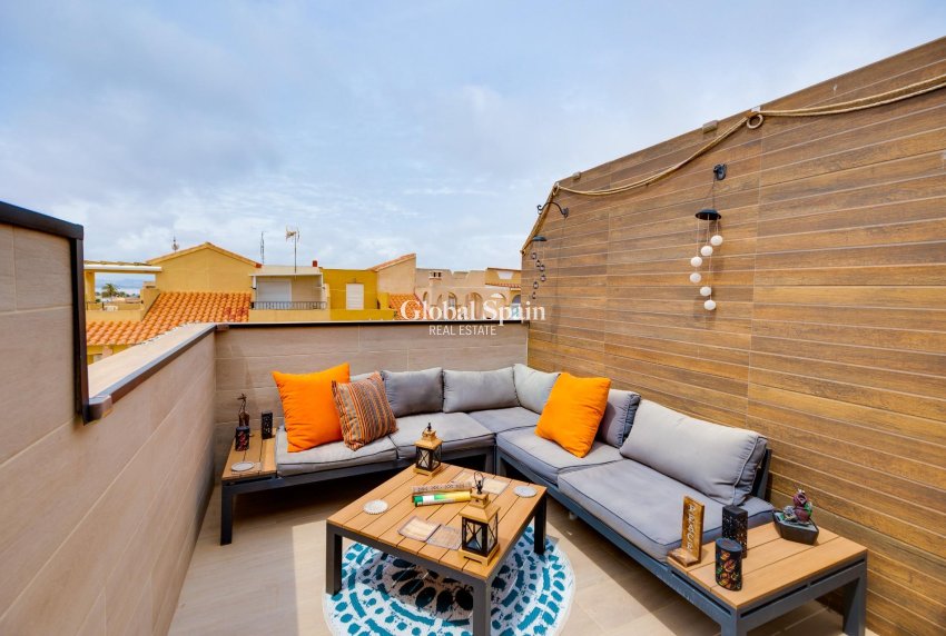 Wederverkoop - APPARTEMENT -
TORREVIEJA - La Siesta - El Salado - Torreta