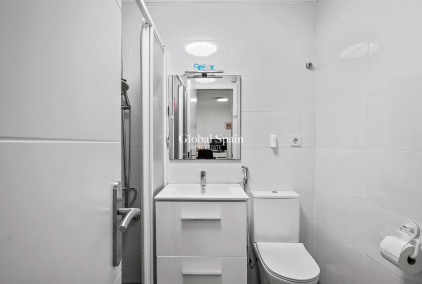 Wederverkoop - APPARTEMENT -
TORREVIEJA - La Siesta